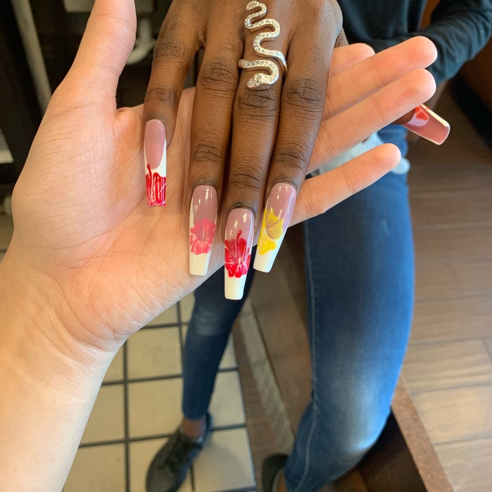 HAWAIIAN THEMED WHITE FRENCH TIP COFFIN PRESS ON NAIL SET - Picture 2 of 4